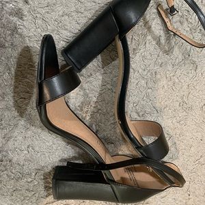 Dress shoes size 8 worn once